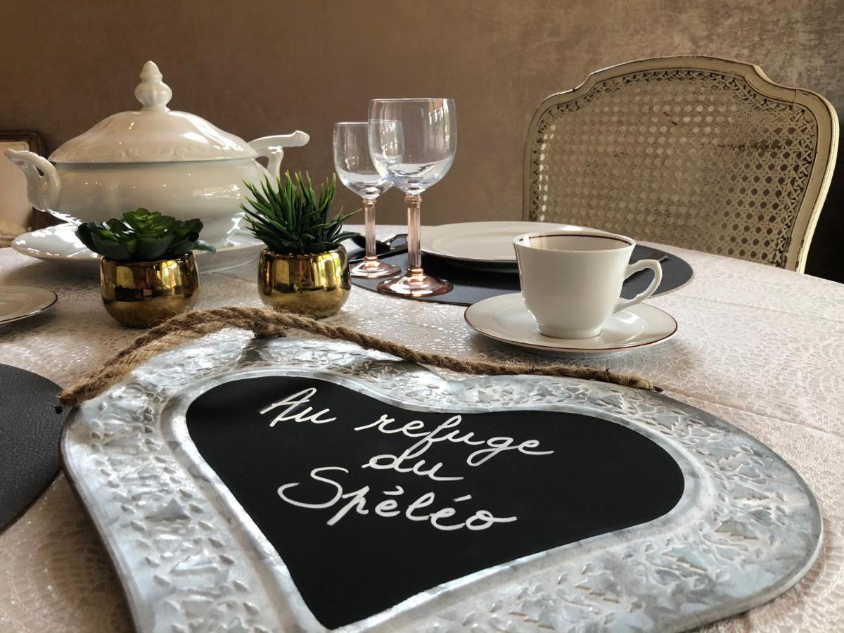 Au Refuge Du Speleo Bed and Breakfast Hotton Εξωτερικό φωτογραφία