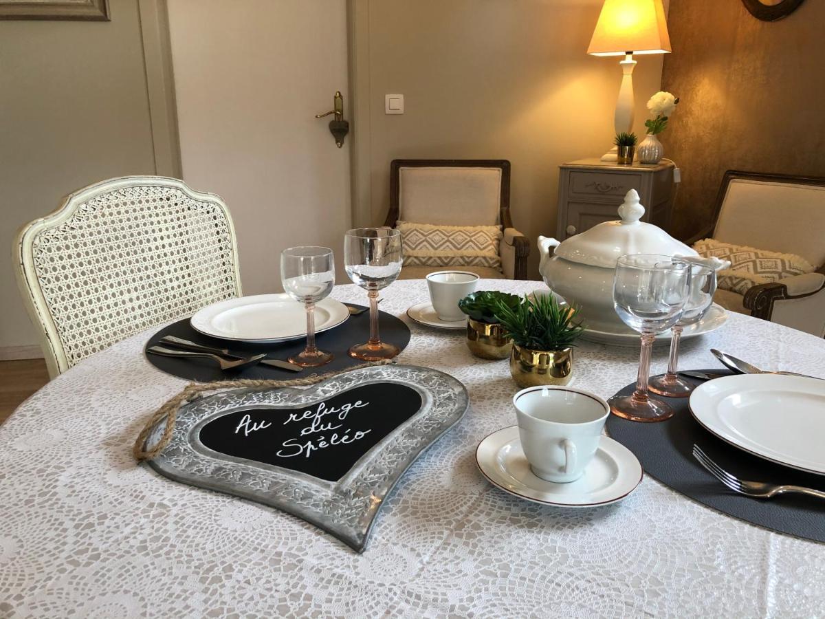 Au Refuge Du Speleo Bed and Breakfast Hotton Εξωτερικό φωτογραφία