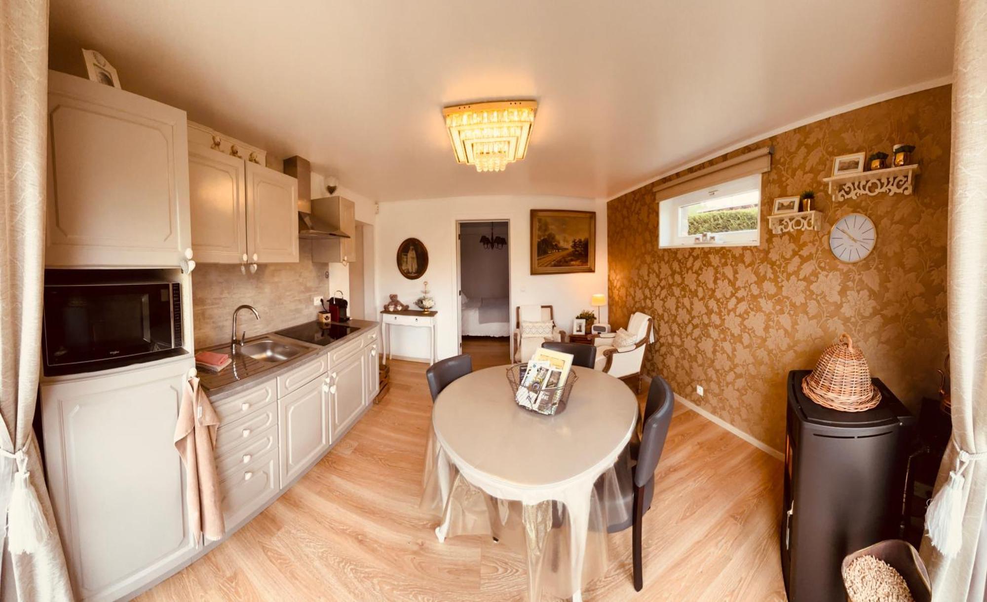 Au Refuge Du Speleo Bed and Breakfast Hotton Εξωτερικό φωτογραφία